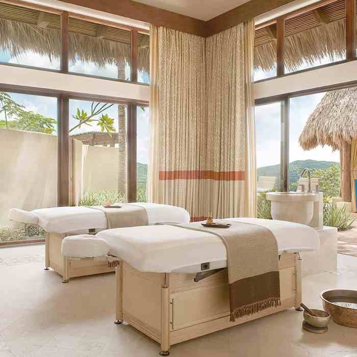 How to decorate a small massage room