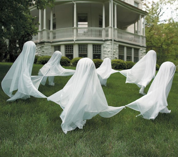 How to make ghost for yard decoration